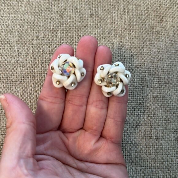 Vintage Vendome Beaded Earrings Lucite Aurora Borealis Clip On - Picture 1 of 5